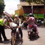 Polisi tetap Amankan Pemotor ‘Knalpot Brong’ saat Perubahan Arus di Nganjuk