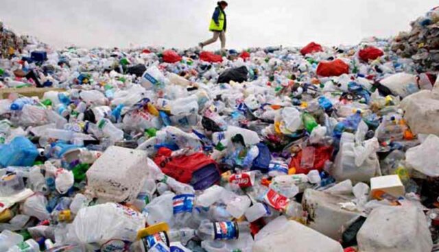 Pengurangan Sampah Plastik di Surabaya, Melibatkan Puluhan Ribu UMKM