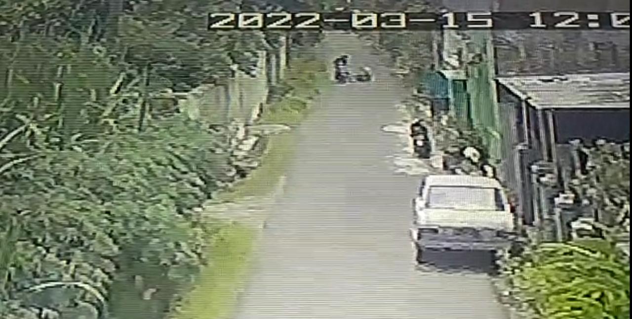 Viral, Aksi Begal Payudara terhadap Pelajar di Kediri Terekam CCTV