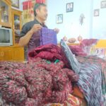Manfaatkan Momen Ramadan, Produsen Sarung Tenun Asal Jombang Genjot Penjualan ke Timur Tengah