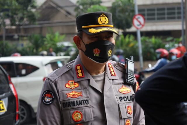 Kabid Humas Polda Jatim: Kondisi di Dalam TP 5 Surabaya Aman, Tapi Bau Masih Menyengat
