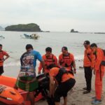 Tiket Masuk Pantai Watu Ulo dan Papuma Jember Gratis, 30 Relawan dan SAR Disiagakan