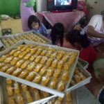 Pembuat Kue Kering Rumahan di Jombang Laris Manis Jelang Lebaran