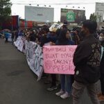 Ratusan Mahasiswa di Jember Penuhi Bundaran DPRD, Ikut Tolak Wacana Presiden 3 Periode