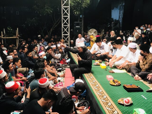 Momen Ramadan, Jamaah Maiyah Sinau Stunting Bareng Cak Nun di Mojokerto 