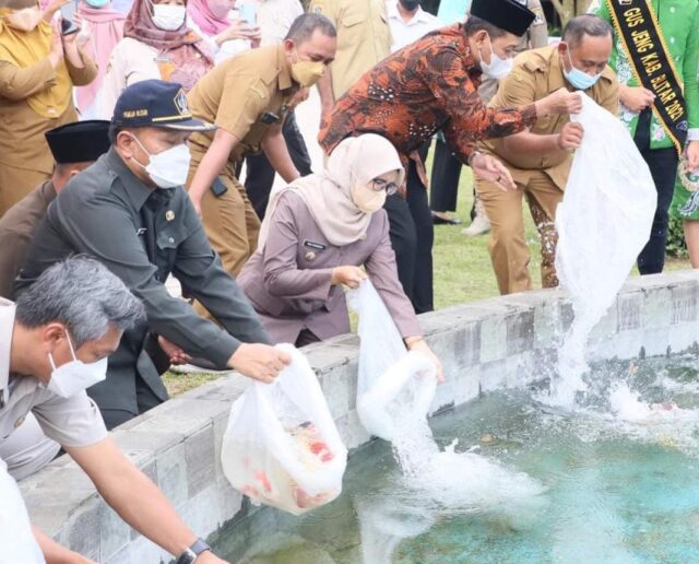 Bupati Blitar Resmikan Ruang Terbuka Hijau di Kanigoro