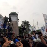 Demo Mahasiswa di Depan Gedung DPR Ricuh Usai Massa Ditemui Kapolri