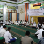 Bupati Jombang Salat Tarawih dan Pantau Vaksinasi di Masjid Baitul Makmur Kecamatan Ngoro