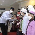 Bentuk Rasa Syukur, Pimpinan DPRD Kota Surabaya Santuni Anak Yatim