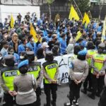 Tuntut Turunkan Harga Migor dan BBM, Massa PMII Demo di Depan DPRD Kabupaten Kediri