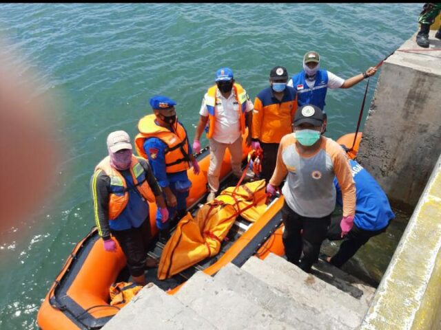 Mayat Mr X Kemaluan Terikat Karet, Ditemukan Mengapung di Laut Situbondo