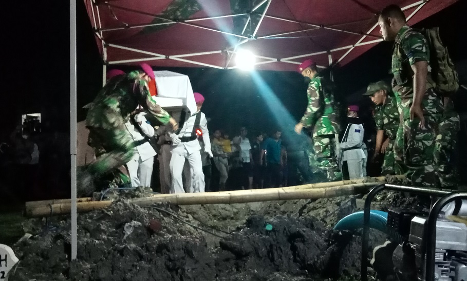 Jenazah Korban KKB Dimakamkan di Kampung Halaman Lamongan, Tetangga: Almarhum Dikenal Santun