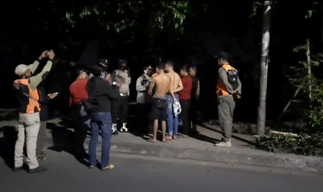 Patroli Sahur di Surabaya, Polisi Bubarkan Puluhan Pemuda Pesta Miras