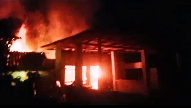 Ditinggal Salat Tarawih, Rumah di Jember Ludes Terbakar, Kerugian Ditaksir Rp 170 Juta