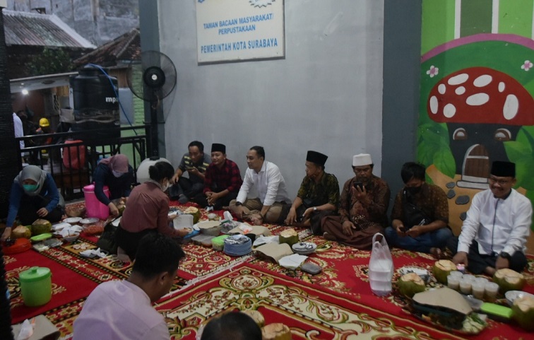 Ini Pesan Wali Kota Surabaya Saat Buka Puasa Bareng Nelayan Bulak