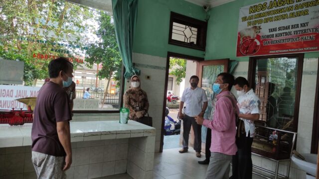 Antisipasi Daging PMK, Satgas Pengawasan PMK Kota Blitar Sidak ke Jagal Sapi