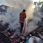Diduga karena Gas Bocor, Dua Rumah di Jember Ludes Terbakar