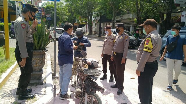 Sepeda Motor Terbakar Usai Mengisi BBM di SPBU Joyoboyo Kediri