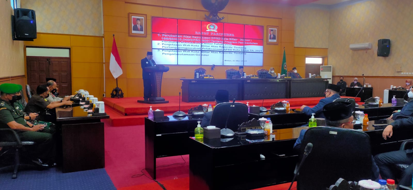 Wali Kota Blitar Sampaikan Penjelasan Tentang Raperda 2021 ke DPRD
