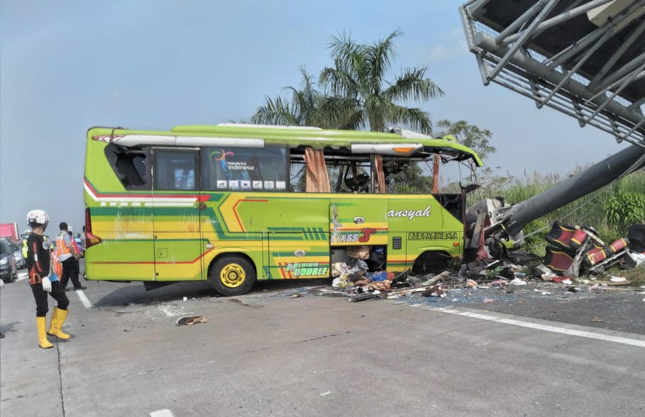 Kondisi Bus Ardiansyah yang Kecelakaan di Tol Mojokerto Beda dengan STNK 