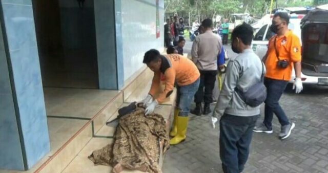 Peziarah Asal Surabaya Meninggal Mendadak di Musala Makam Sayyid Sulaiman Jombang