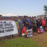 Puluhan Warga Jember Unjuk Rasa, Tolak Rencana Tanah Lapang Dibangun Kantor BPN