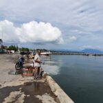 Dermaga Pelabuhan Kalbut Situbondo Jadi Tempat Wisata Mancing