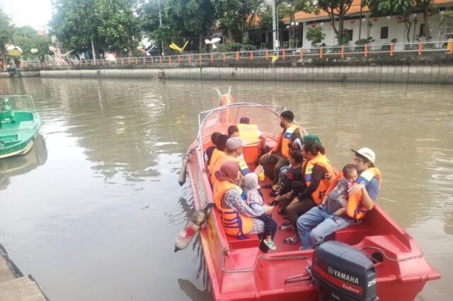 Wisata Perahu Jadi Primadona Warga Surabaya saat Libur Lebaran