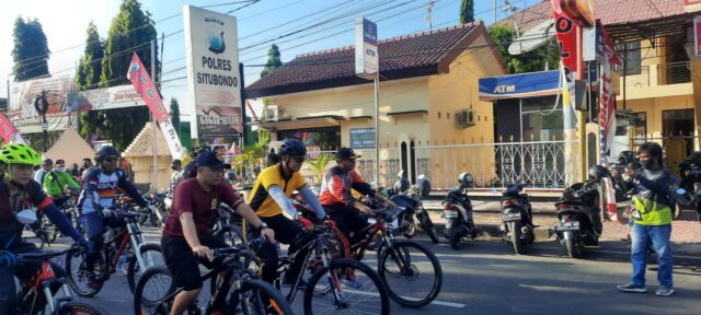 Ratusan Komunitas Sepeda Situbondo, Semarakan Gowes HUT ke-76 Bhayangkara