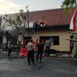 Kebakaran Gudang Perlengkapan Polres Kediri Kota, 2 Jam Api Baru Berhasil Dipadamkan