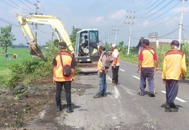 Dinas PUPR Jombang Siagakan Tim URC untuk Pemeliharaan Jalan