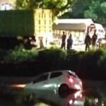 Terserempet Truk, Mobil Daihatsu Ayla di Sidoarjo Masuk Sungai