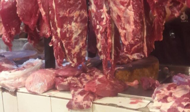 Dampak Wabah PKM di Blitar, Penjualan Daging Sapi Menurun
