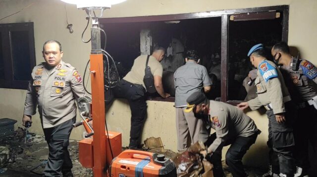 Polres Kediri Kota Evakuasi 40 Tahanan Akibat Gudang Sat Samapta Terbakar
