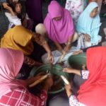 Produsen Kerupuk Samiler di Jombang Sulap Kulit Singkong Jadi Camilan Stik
