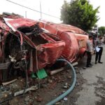 Mobil Damkar di Kabupaten Kediri  Tabrak Pagar SD dan Terguling