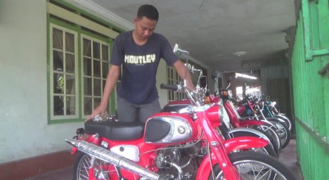 Seorang Pemuda Kediri Raup Jutaan Rupiah dari Jasa Restorasi Motor Jadul