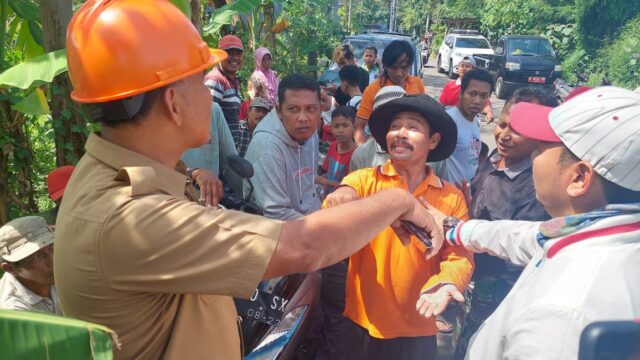 Ditolak Warga, Proyek Perbaikan Jalan di Probolinggo Dihentikan