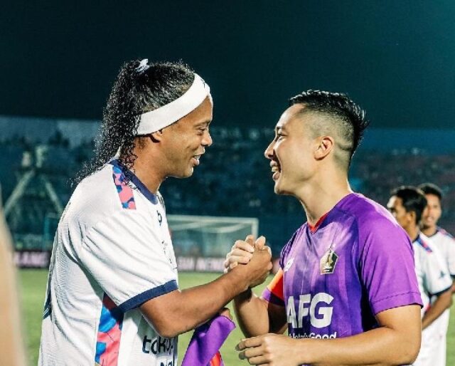 Persik Kediri Bakal Kembalikan Piala Trofeo Nusantara With Ronaldinho