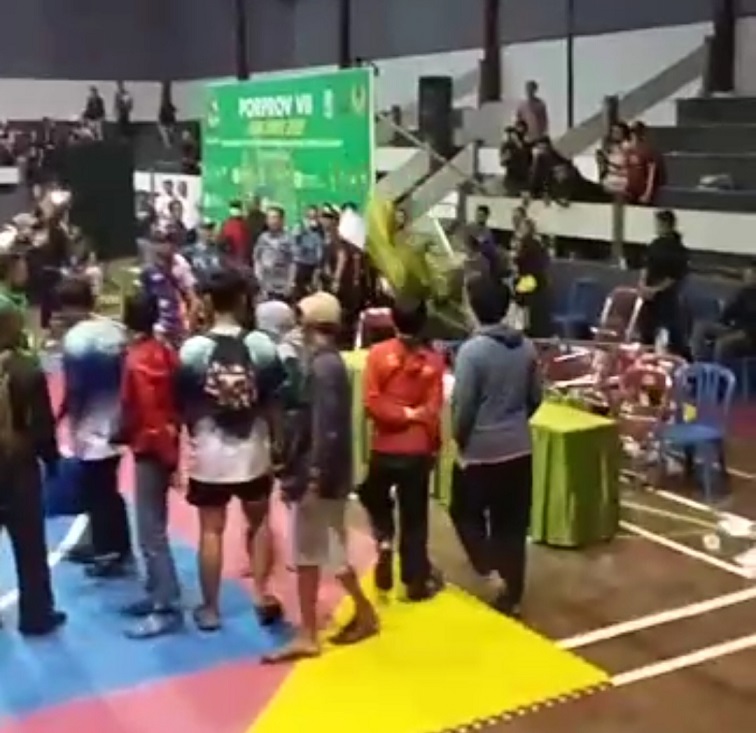 Porprov Jatim VII, Semi Final Pencak Silat Jember vs Surabaya Ricuh