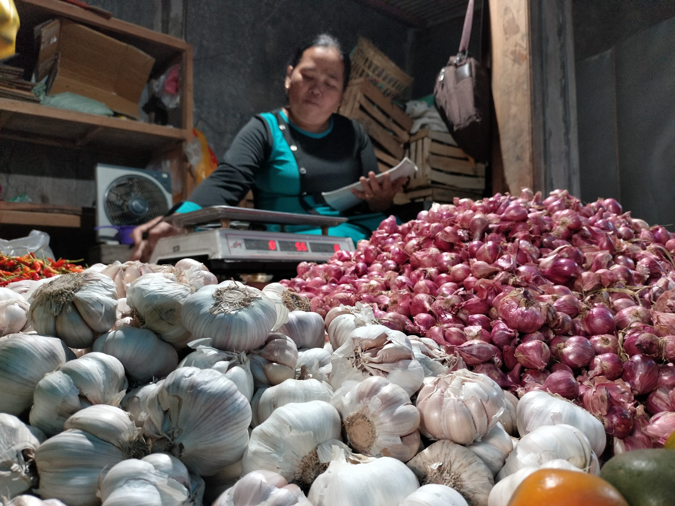 Harga Cabai dan Bawang Merah di Kabupaten Trenggalek Mulai Turun