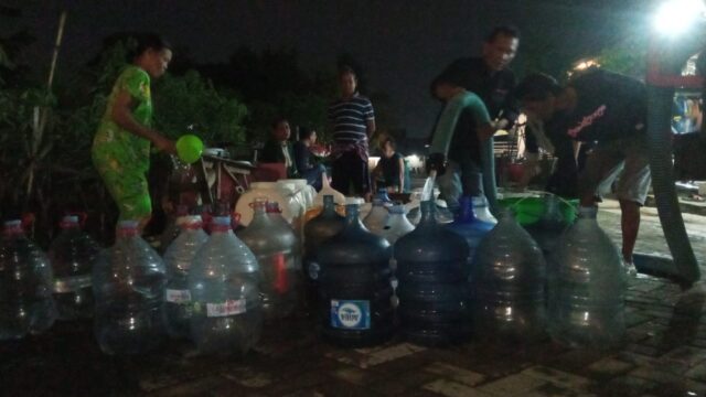 Ratusan KK Warga Kota Jember, Dua Bulan Krisis Air Bersih