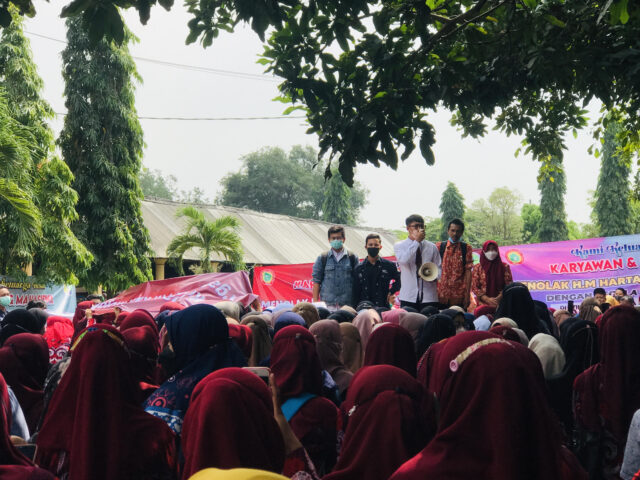 Mahasiswa dan Karyawan Stikes Bina Sehat PPNI Mojokerto Demo, Tolak Dualisme Ketua Yayasan 