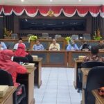 Tuntut Tambah Formasi PPPK, Ratusan Guru Honorer Geruduk Kantor DPRD Situbondo