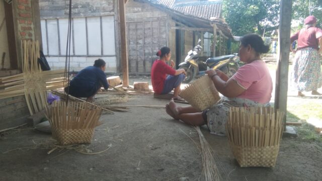 Kerajinan Rinjing di Dusun Ngesrep Bojonegoro yang Tetap Bertahan