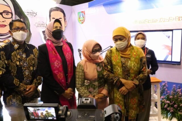 Buka JKF 2022 Gubernur Khofifah Kunjungi Stand Dinas Kominfo Kabupaten Jombang