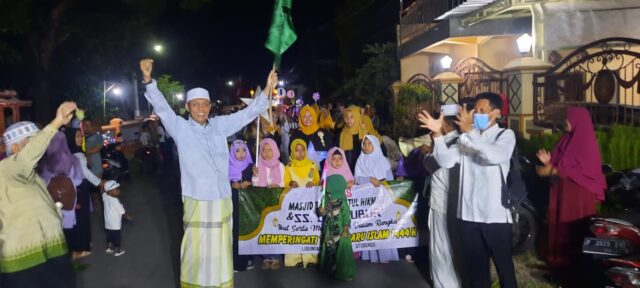 Pawai Lampion oleh Ribuan Santri Meriahkan Tahun Baru Islam di Situbondo