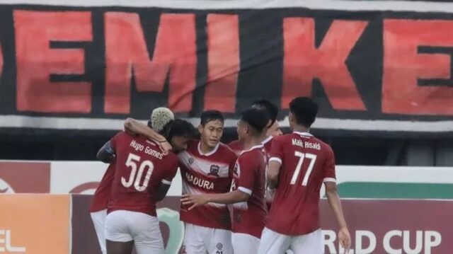 Madura United Bantai Barito Putera 8-0, PSM Permalukan Tuan Rumah PSS Sleman