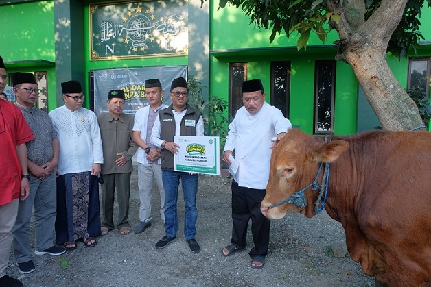 Idul Adha, Plt Bupati Nganjuk Salurkan Hewan Kurban