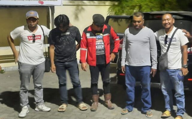 Polisi Situbondo Tangkap Tiga Pencuri Eskavator dan Satu Penadah